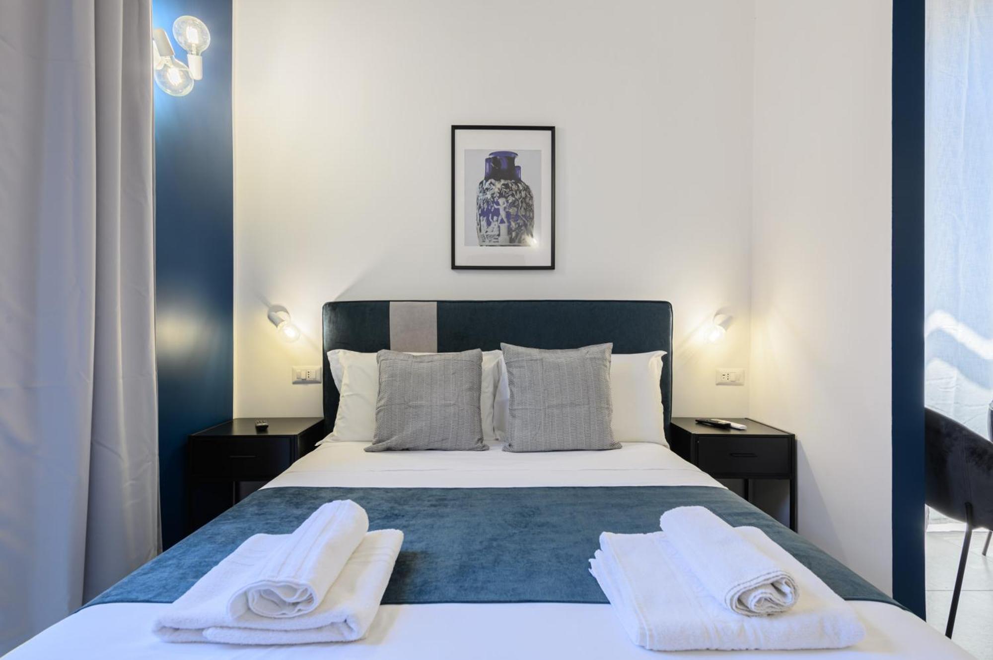 Into Mann Hotel Naples Exterior photo